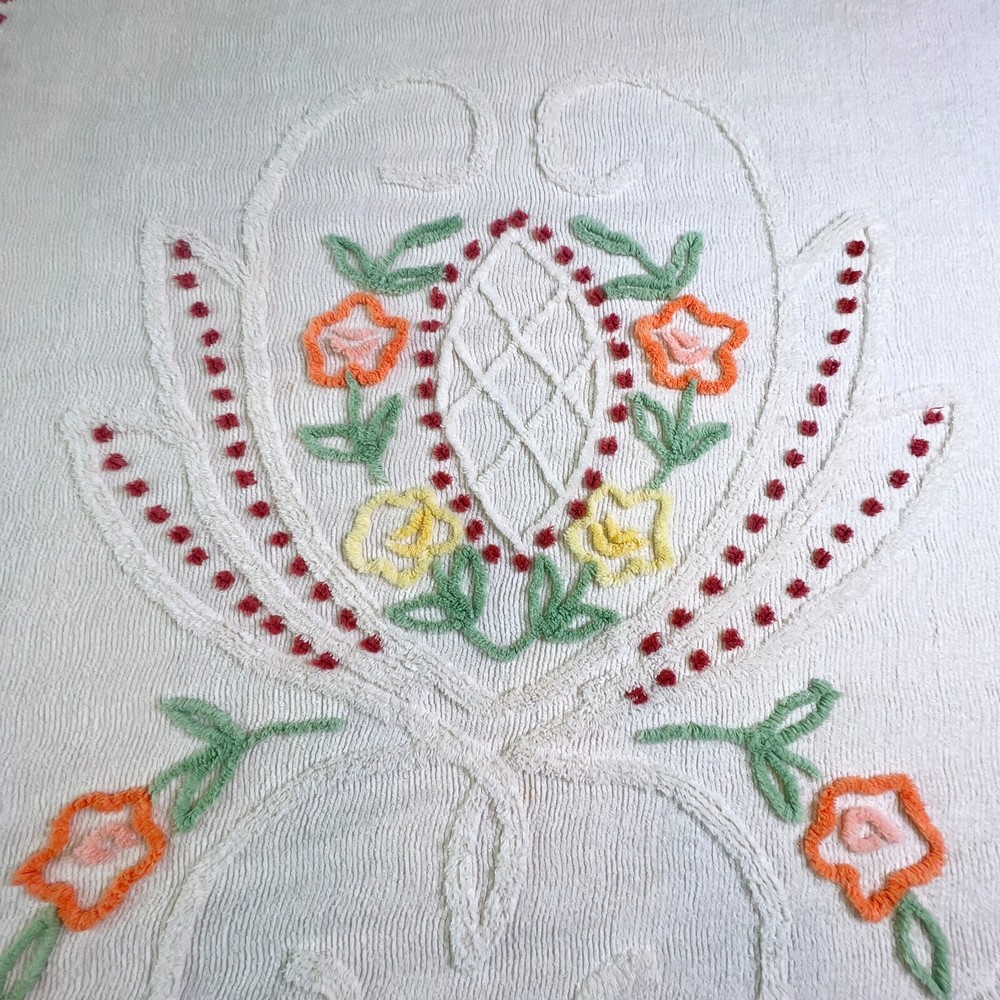 Vintage Chenille Bedspread Blanket Full Queen King Off White 92 x 100 Flowers